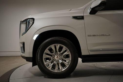 White Frost Tri-Coat 2024 GMC Yukon Denali