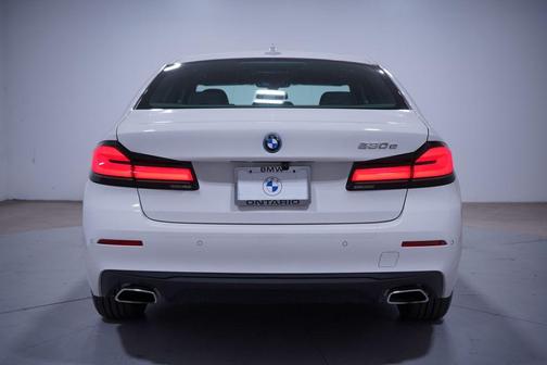 Alpine White 2023 BMW 530e 530e