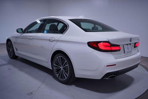 Alpine White 2023 BMW 530e 530e