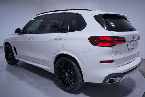 Alpine White 2024 BMW X5 sDrive40i