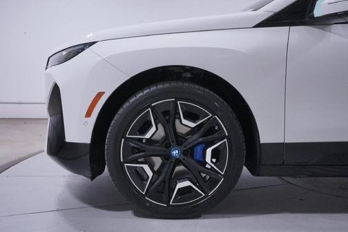 Alpine White 2024 BMW iX xDrive50