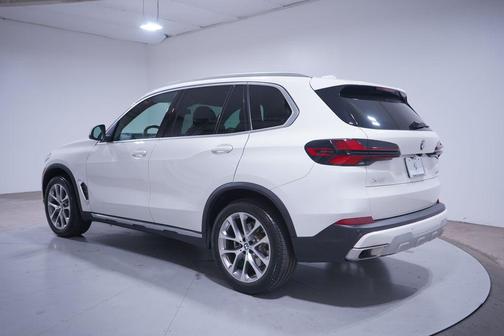 Alpine White 2025 BMW X5 sDrive40i