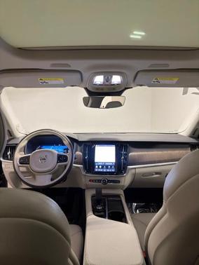 Denim Blue Metallic 2022 Volvo V90 Cross Country B6