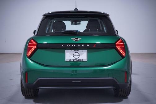 British Racing Green Metallic 2026 MINI Hardtop Cooper S