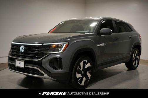 Pure Gray 2025 Volkswagen Atlas Cross Sport 2.0T SE w/Technology