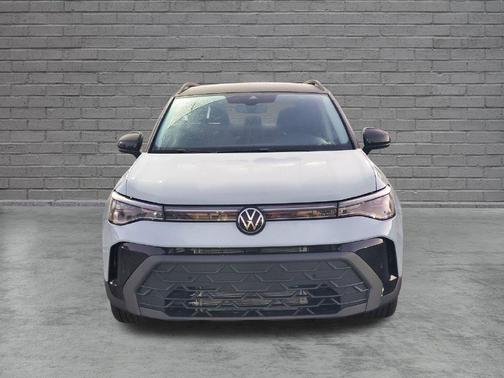 Monument Gray W/Deep Black Roof 2026 Volkswagen Taos 1.5T SE Black