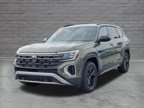 Avocado Green Pearl 2026 Volkswagen Atlas 2.0T Peak Edition