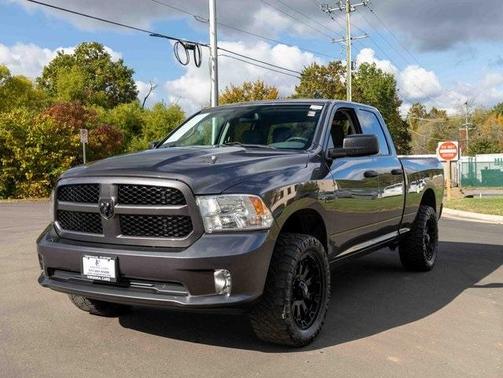 Photo 3 of 32 of 2016 RAM 1500 Tradesman/Express