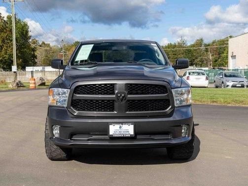 Photo 2 of 32 of 2016 RAM 1500 Tradesman/Express