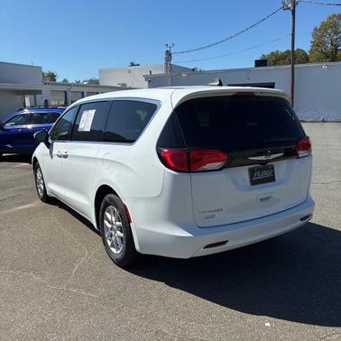 2023 Chrysler Voyager LX