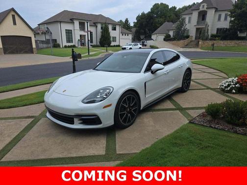 2018 Porsche Panamera 4