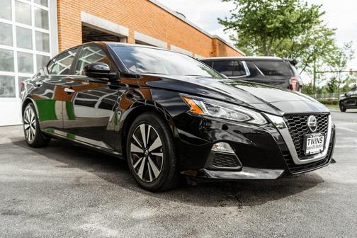 2022 Nissan Altima 2.5 SV