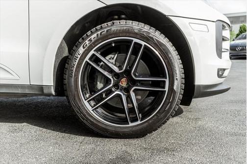 2021 Porsche Macan Base