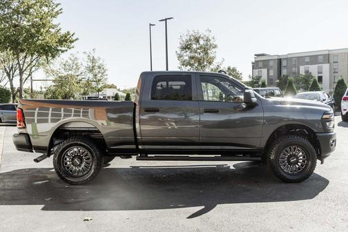 2025 RAM 2500 Tradesman Crew Cab 4x4 6'4' Box