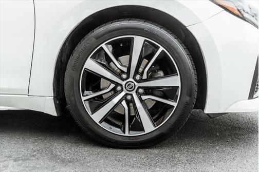 2021 Nissan Maxima SL
