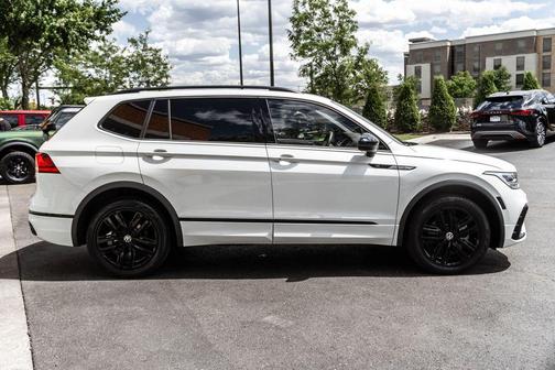 White 2022 Volkswagen Tiguan 2.0T SE R-Line Black 4MOTION