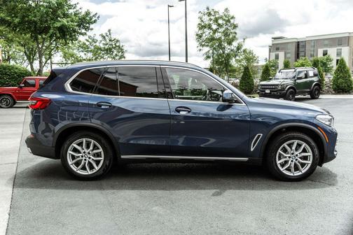 Phytonic Blue Metallic 2019 BMW X5 xDrive40i
