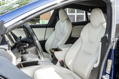 Deep Blue Metallic 2020 Tesla Model S