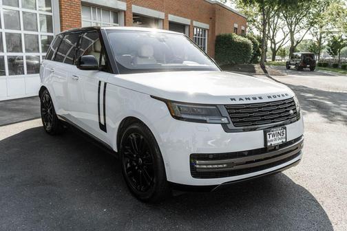 White 2023 Land Rover Range Rover P530 SE