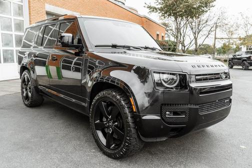 2023 Land Rover Defender 130 X-Dynamic SE