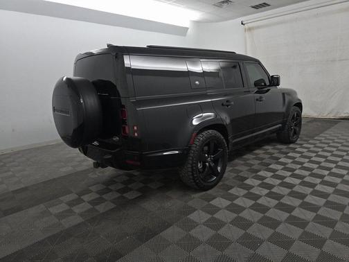 2023 Land Rover Defender 130 X-Dynamic SE