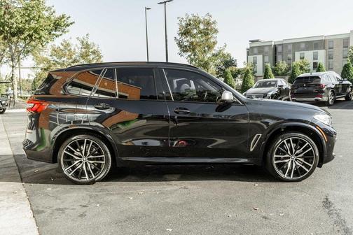 2020 BMW X5 M50i