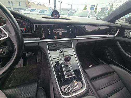 2018 Porsche Panamera Turbo