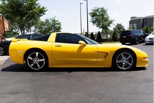 2000 Chevrolet Corvette Base