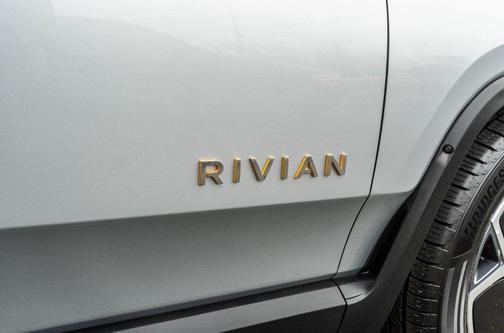 2024 Rivian R1S Adventure Quad Motor Large Pack