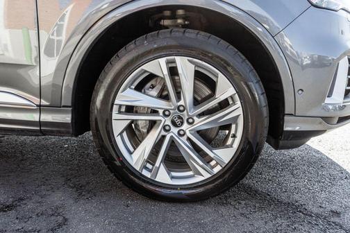 2021 Audi Q7 55 Premium
