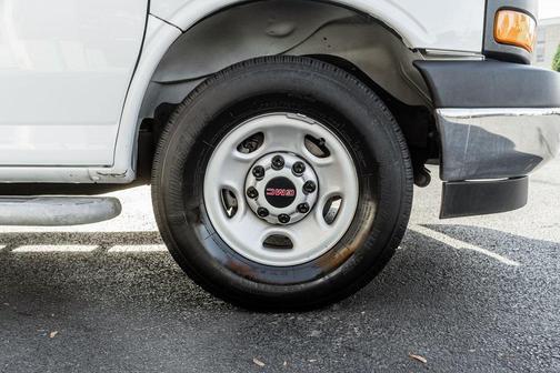 2023 GMC Savana 2500 Work Van