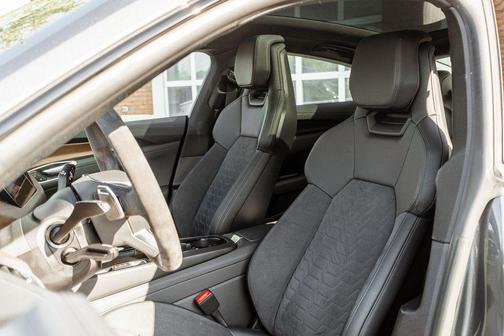 2022 Audi e-tron GT Premium Plus