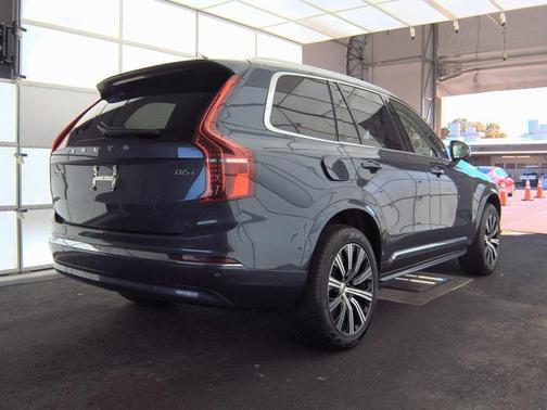2025 Volvo XC90 B6 Plus 7-Seater