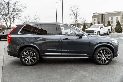 2025 Volvo XC90 B6 Plus 7-Seater