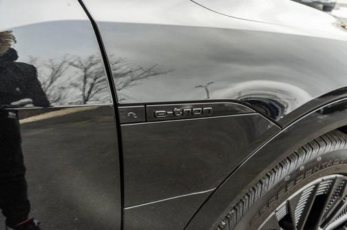 2024 Audi Q8 e-tron Prestige