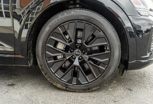 2024 Audi Q8 e-tron Prestige