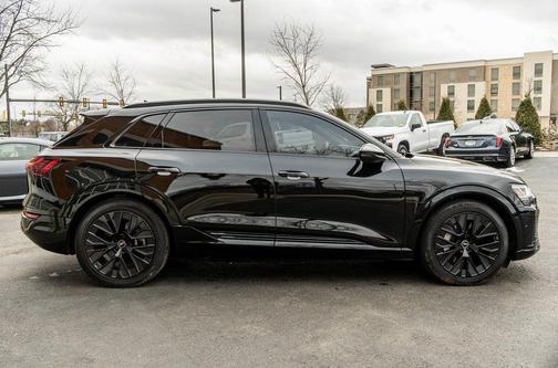 2024 Audi Q8 e-tron Prestige
