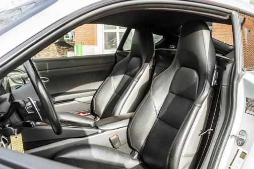 2016 Porsche Cayman S