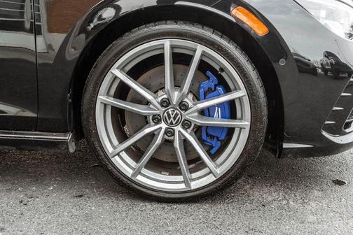 2024 Volkswagen Golf R 2.0T Manual