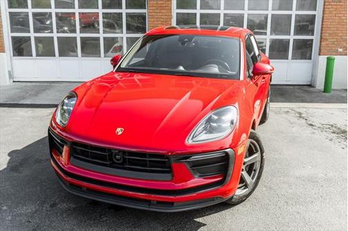 2023 Porsche Macan Base