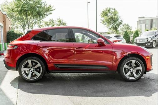 2023 Porsche Macan Base