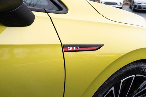 2022 Volkswagen Golf GTI 2.0T S DSG
