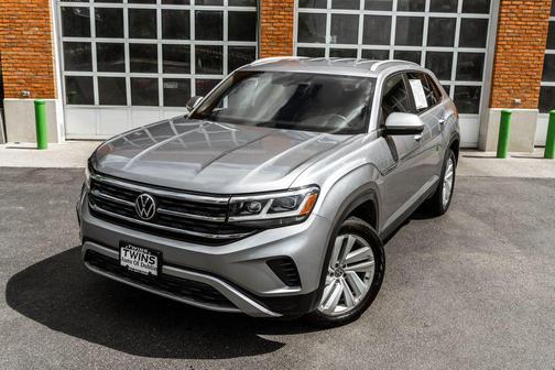Pyrite Silver Metallic 2022 Volkswagen Atlas Cross Sport 3.6L V6 SE w/Technology