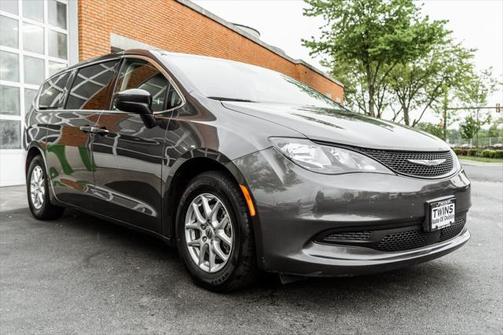 2023 Chrysler Voyager LX