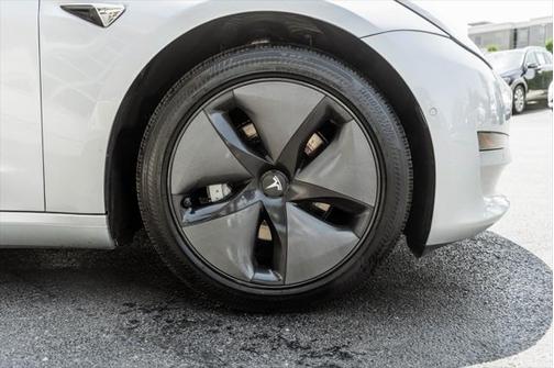 2018 Tesla Model 3 Performance
