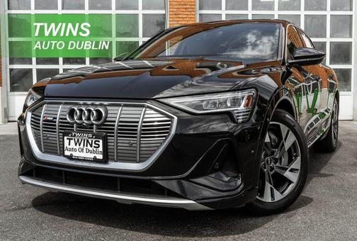 Mythos Black Metallic 2022 Audi e-tron Sportback S line Premium Plus