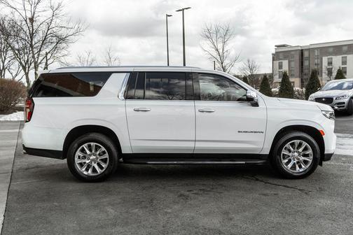 2023 Chevrolet Suburban Premier