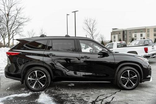 2022 Toyota Highlander XSE