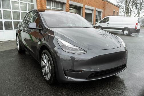 2023 Tesla Model Y Long Range Dual Motor All-Wheel Drive