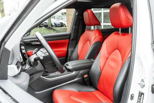 2025 Toyota Highlander XSE